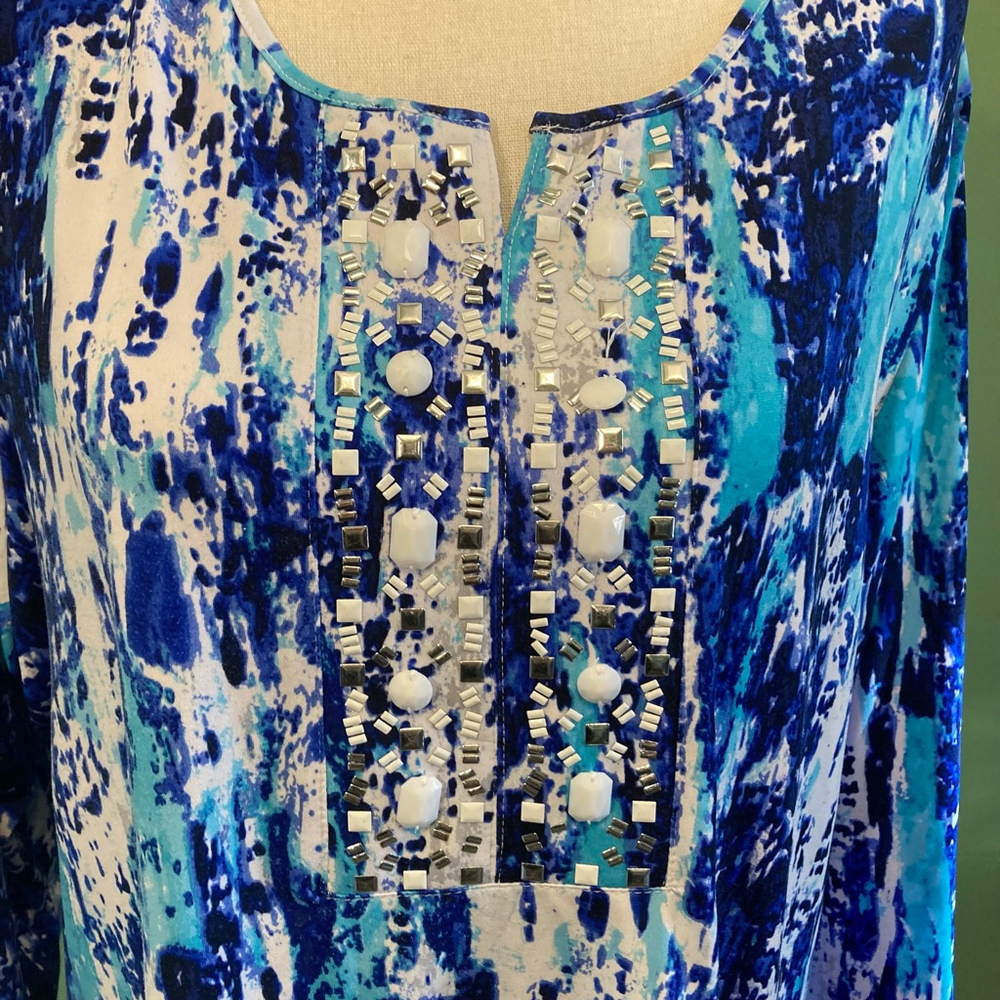 Women's Allison Daley Blue White Abstract Beaded Tunic Top - Picture 2 of 5